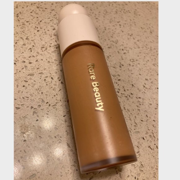 Rare Beauty Liquid Touch Weightless Foundation Shade 290N by Selena Gomez - Picture 4 of 5